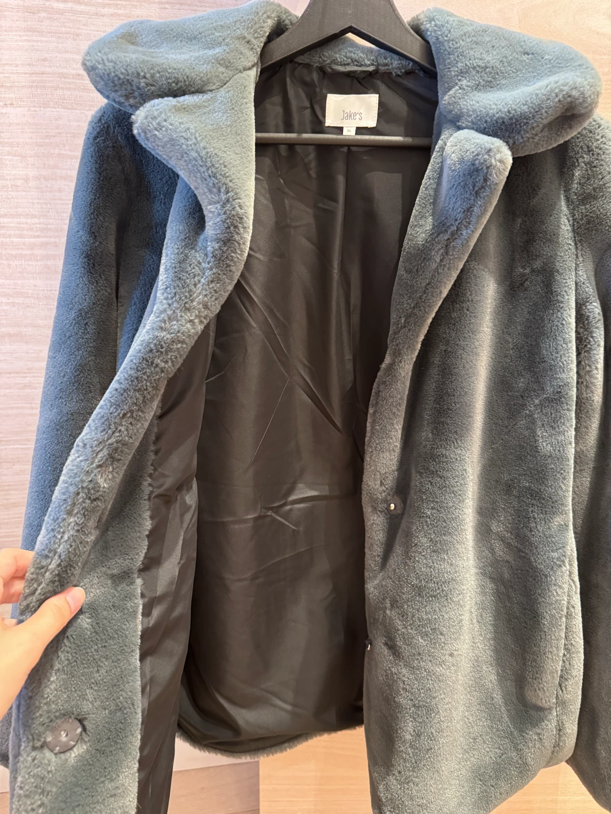 JAKE'S Peek&Cloppenburg bunda od veštačkog krzna vel 36