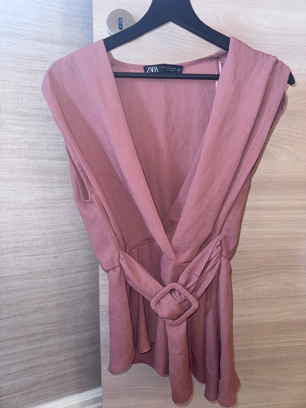 ZARA lepršava losos/prljavo roze bluza sa kaišem vel S
