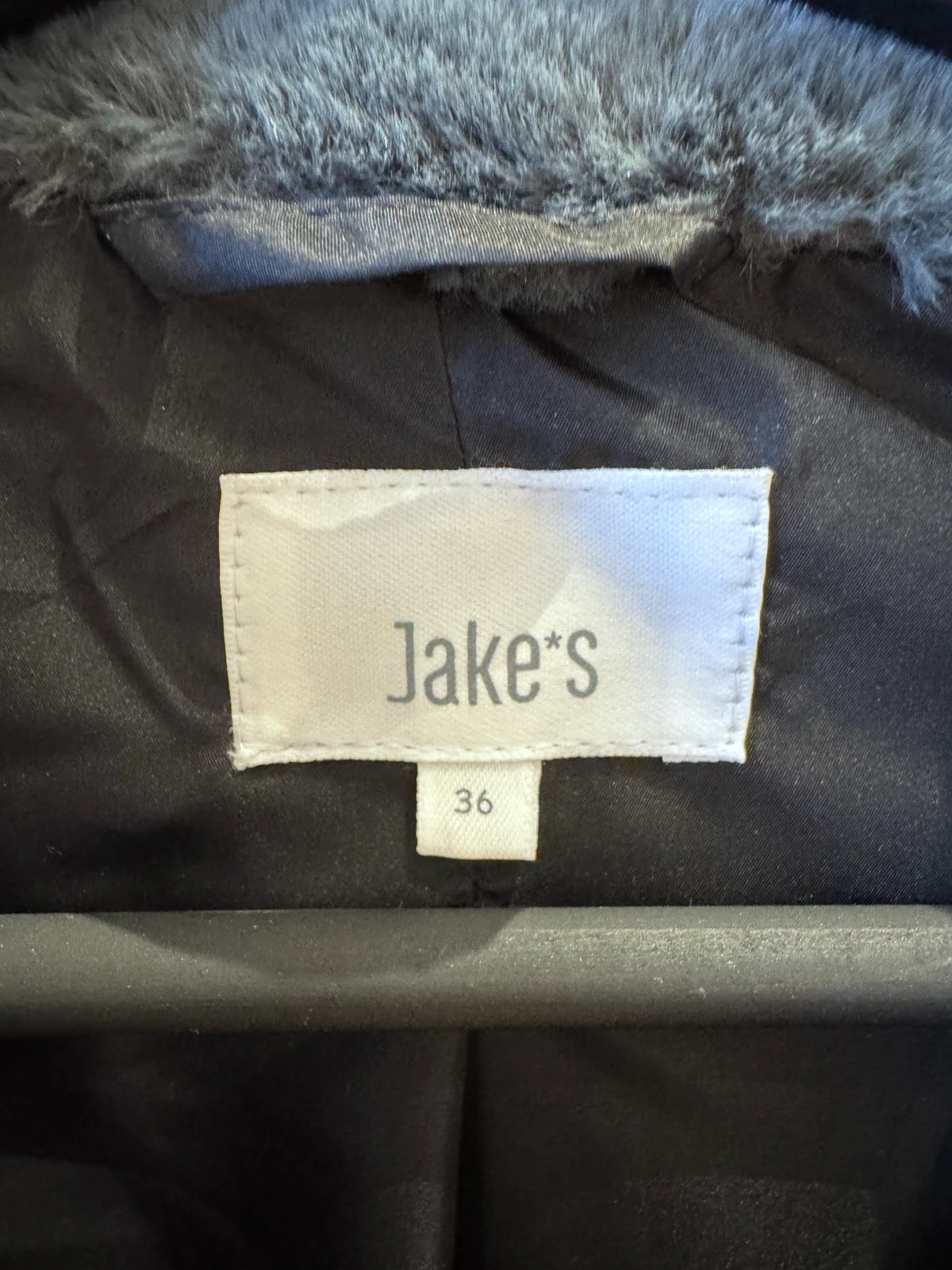 JAKE'S Peek&Cloppenburg bunda od veštačkog krzna vel 36