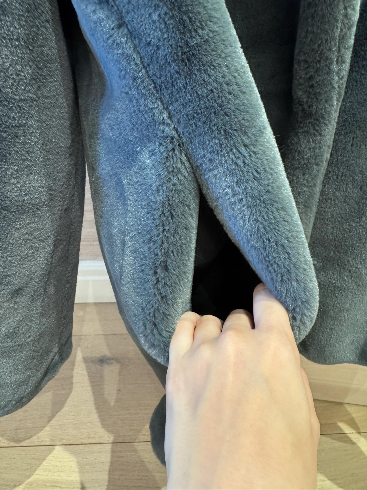 JAKE'S Peek&Cloppenburg bunda od veštačkog krzna vel 36