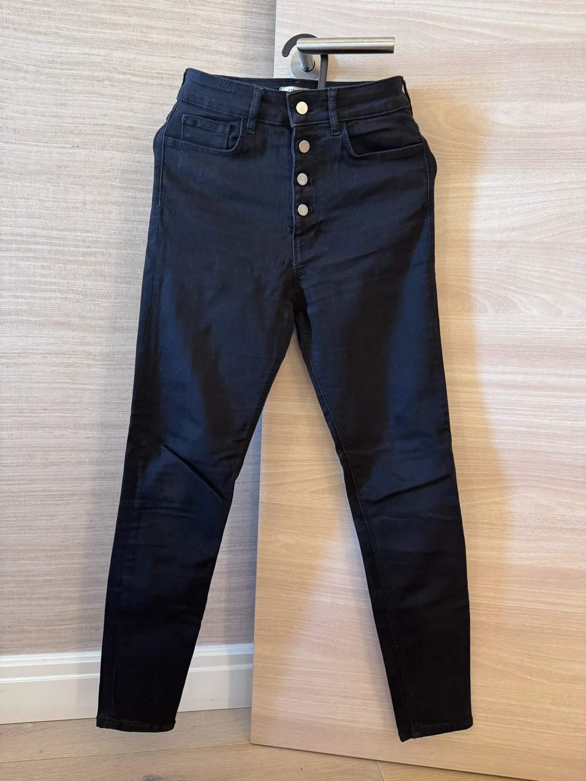 ZARA Premium crne skinny farmerke sa dugmićima vel 36 (S)