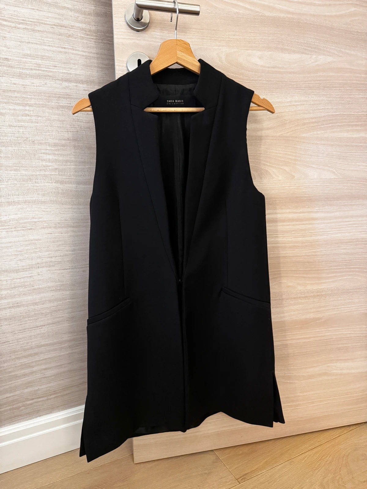 ZARA Basic dugi crni prsluk vel 34 (XS / S)