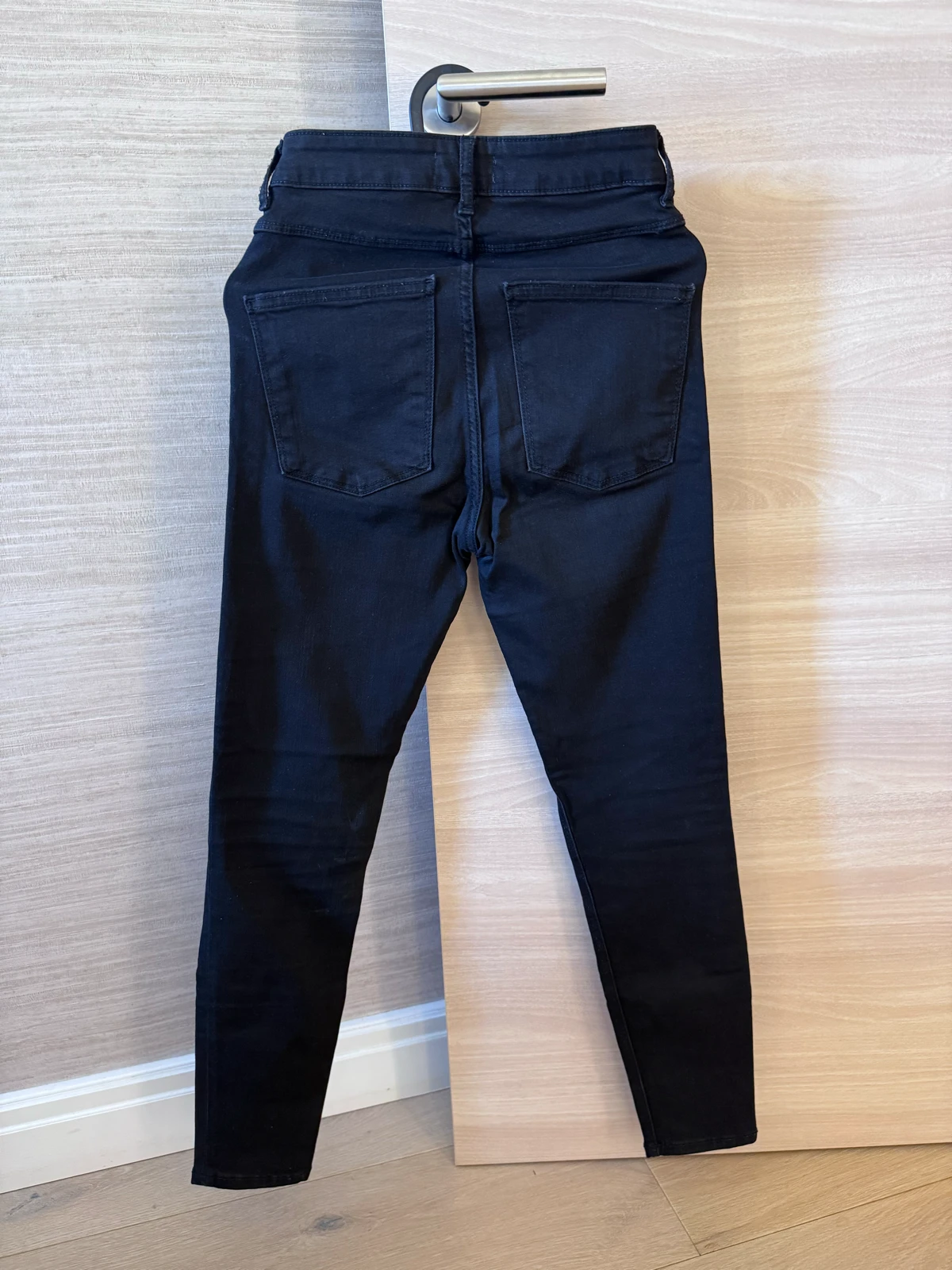 ZARA Premium crne skinny farmerke sa dugmićima vel 36 (S)