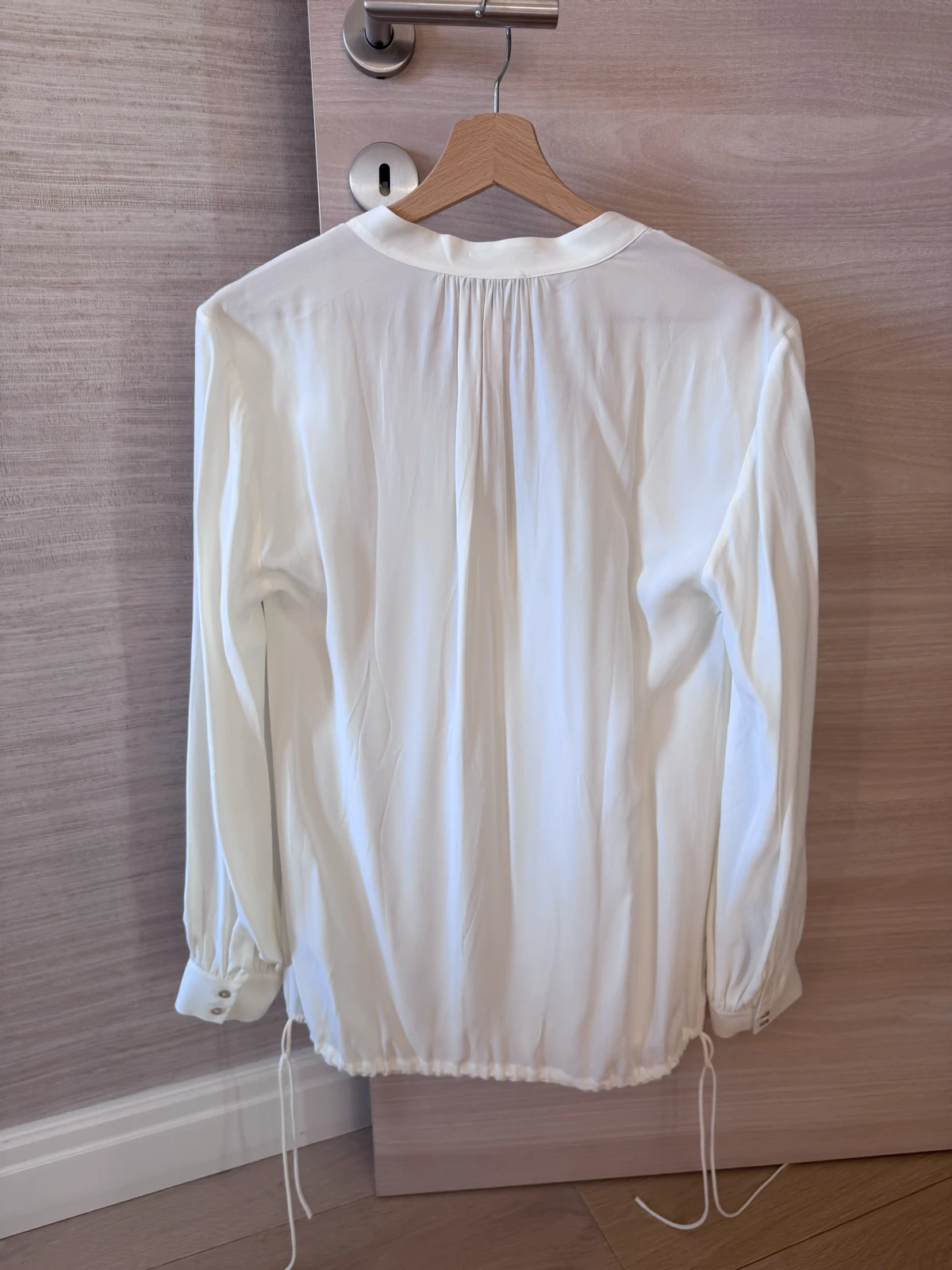 NOVO SA ETIKETOM Massimo Dutti bela bluza vel XS