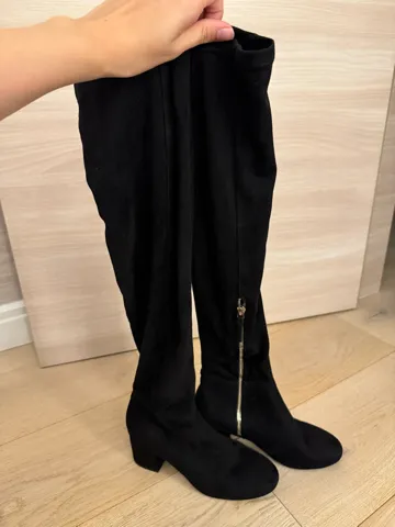 Stradivarius crne plišane čizme PREKO KOLENA (vel. 38)