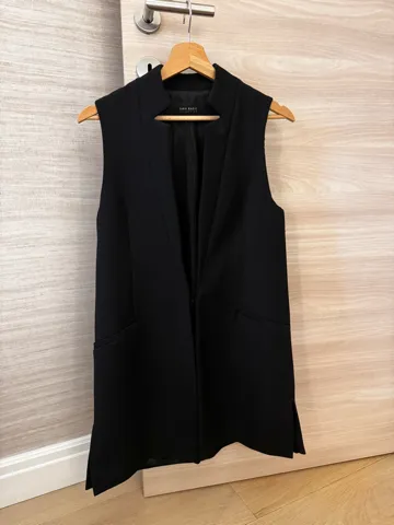 ZARA Basic dugi crni prsluk vel 34 (XS / S)