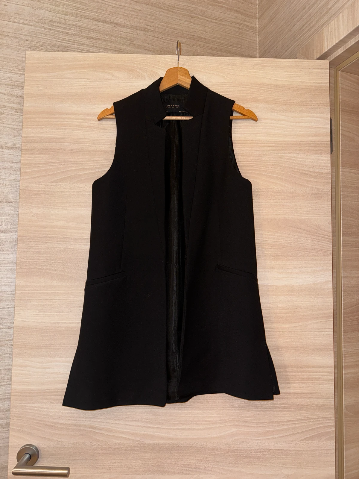ZARA Basic dugi crni prsluk vel 34 (XS / S)