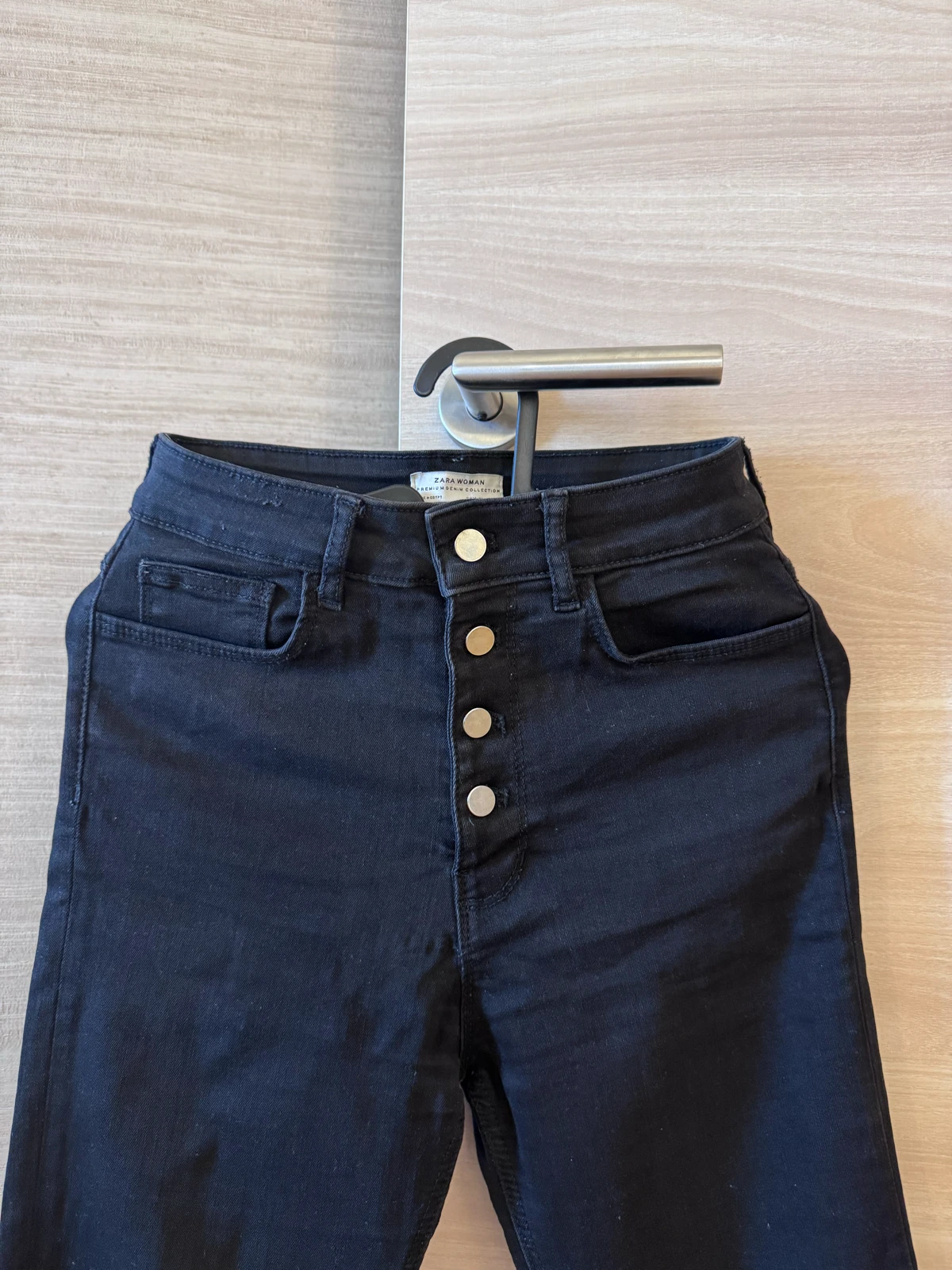 ZARA Premium crne skinny farmerke sa dugmićima vel 36 (S)