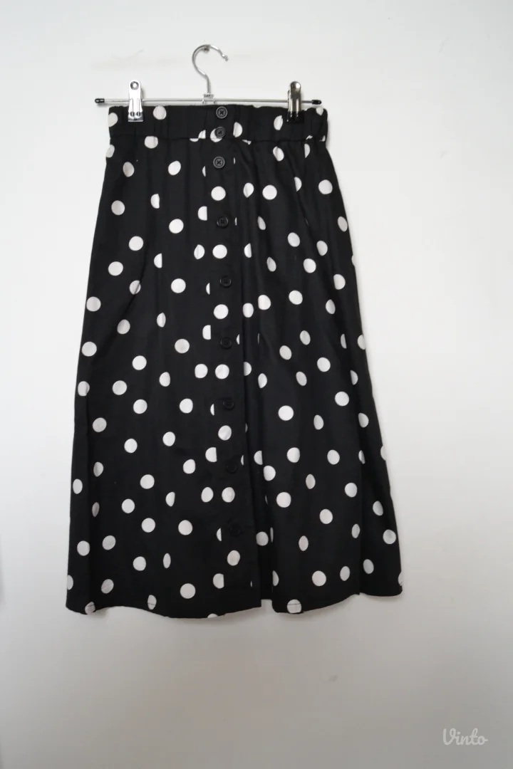 Crno bela suknja na tufne vel 34