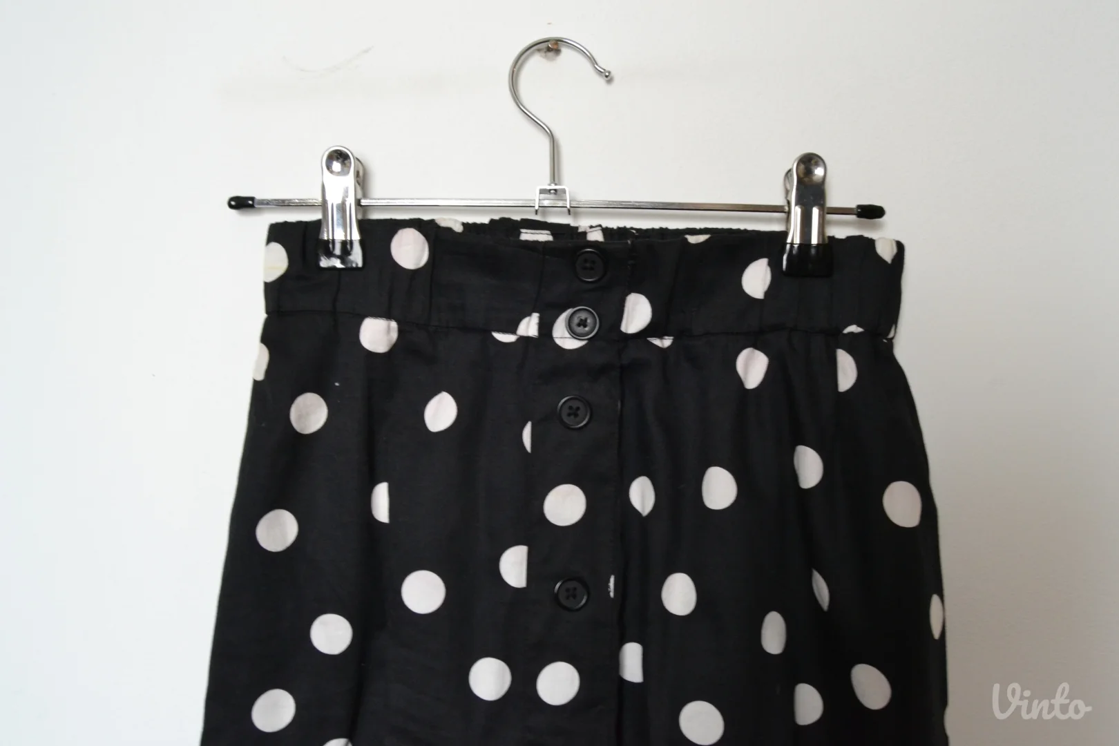 Crno bela suknja na tufne vel 34