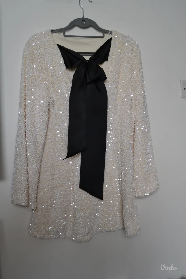 H&M bela haljina sa crnom mašnom vel 36