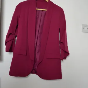 Sako bordo/magenta sa 3/4 rukavima vel 36