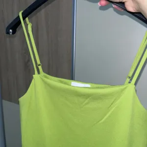 Zelena H&M HALJINICA