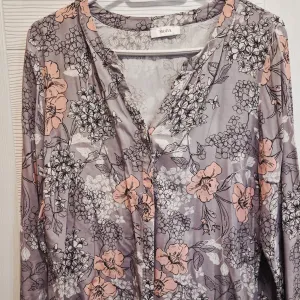 Mona bluza