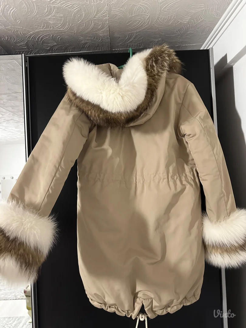 Jakna sa prirodnim krznom