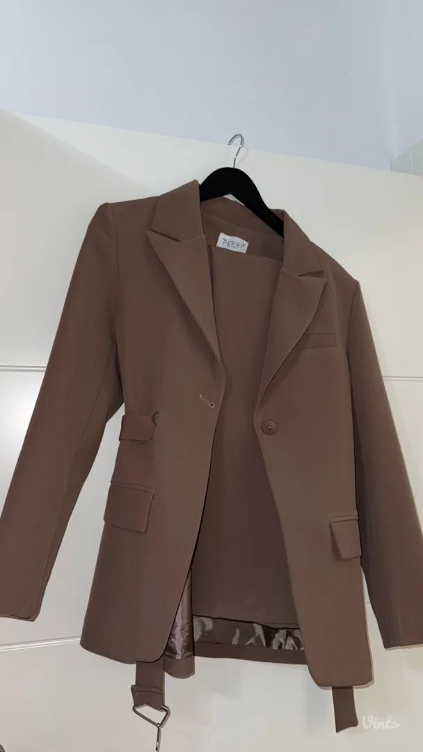 Komplet sako i pantalone