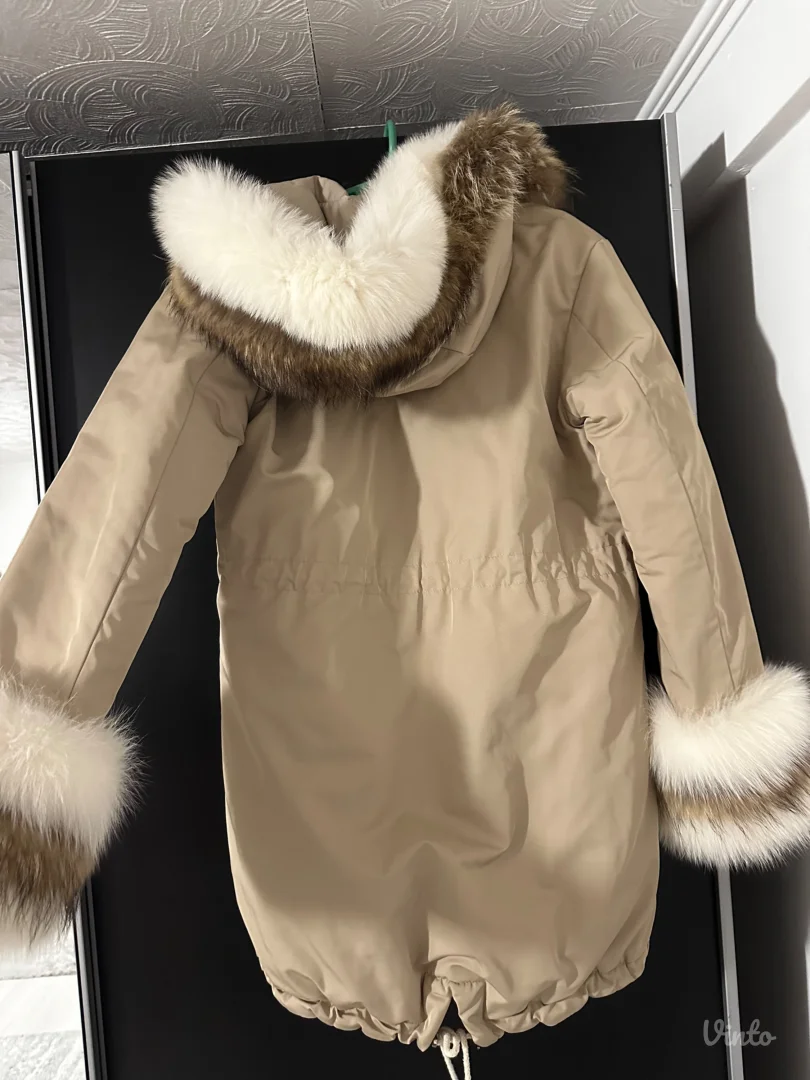 Jakna sa prirodnim krznom