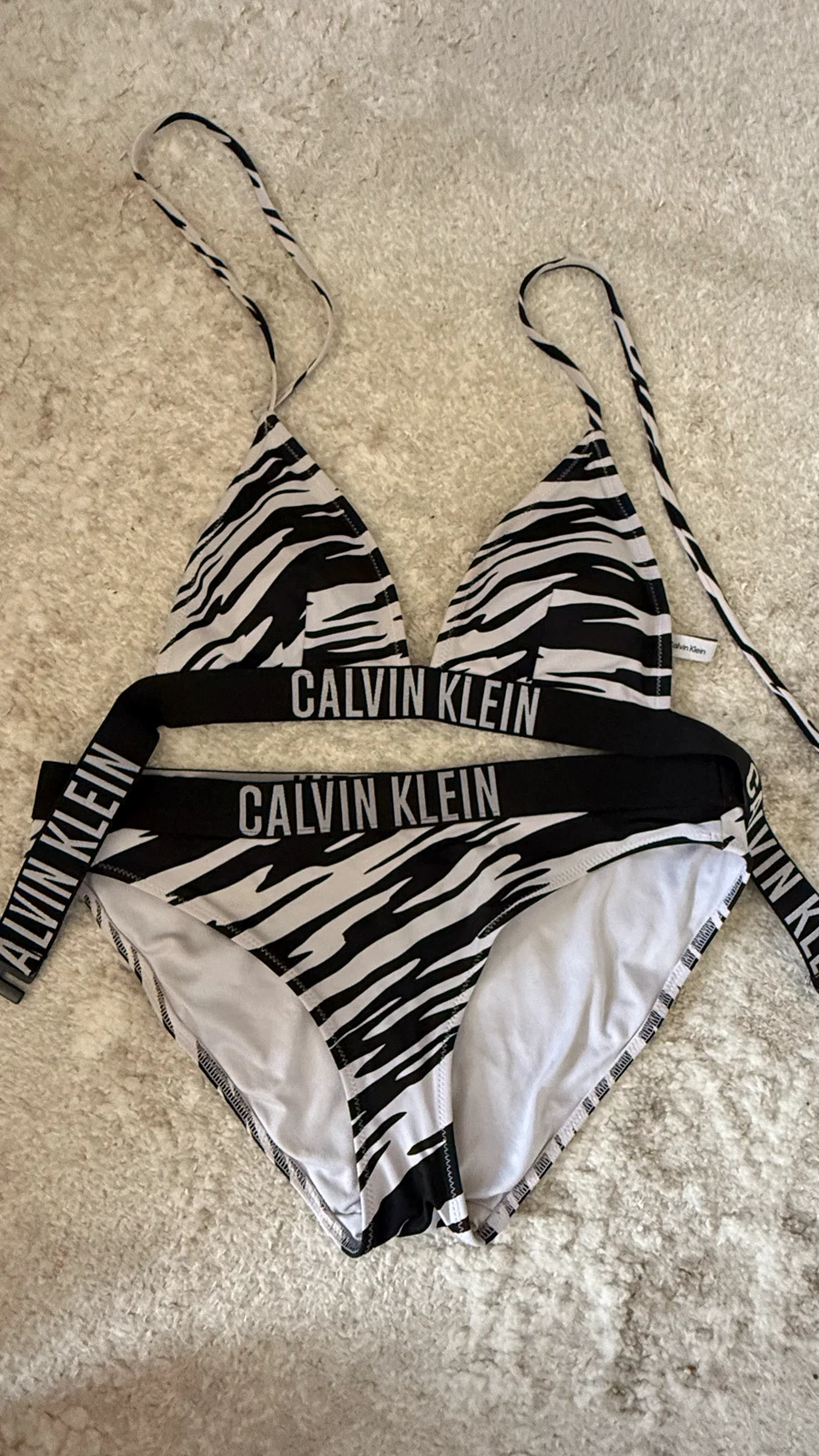 Calvin klein novi kupaci