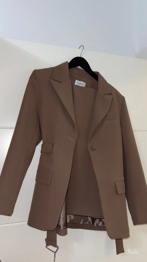 Komplet sako i pantalone