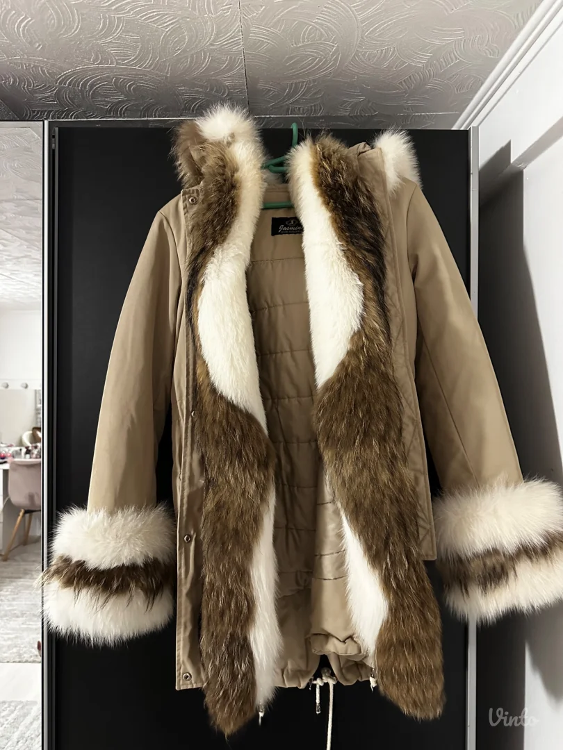 Jakna sa prirodnim krznom