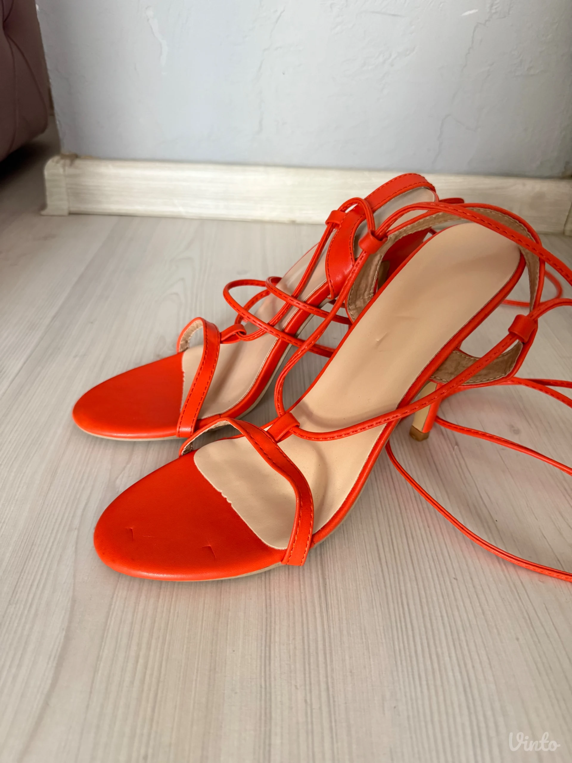 nove sandale