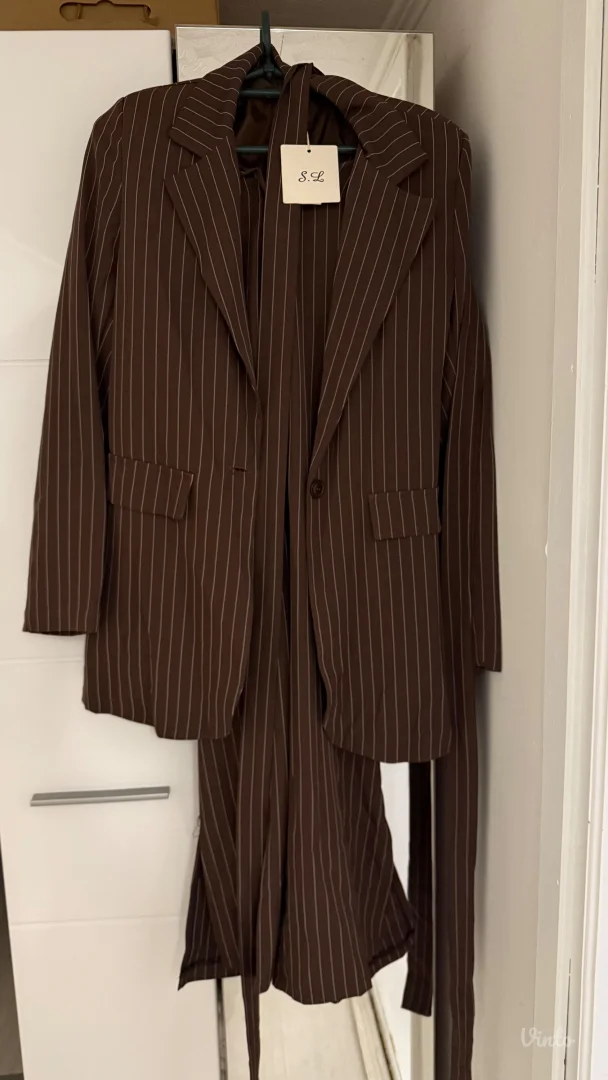 Novi komplet sako i pantalone