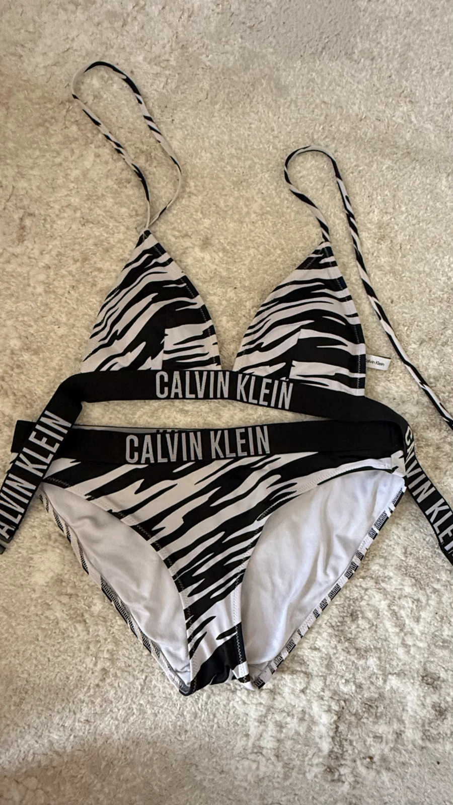 Calvin klein novi kupaci