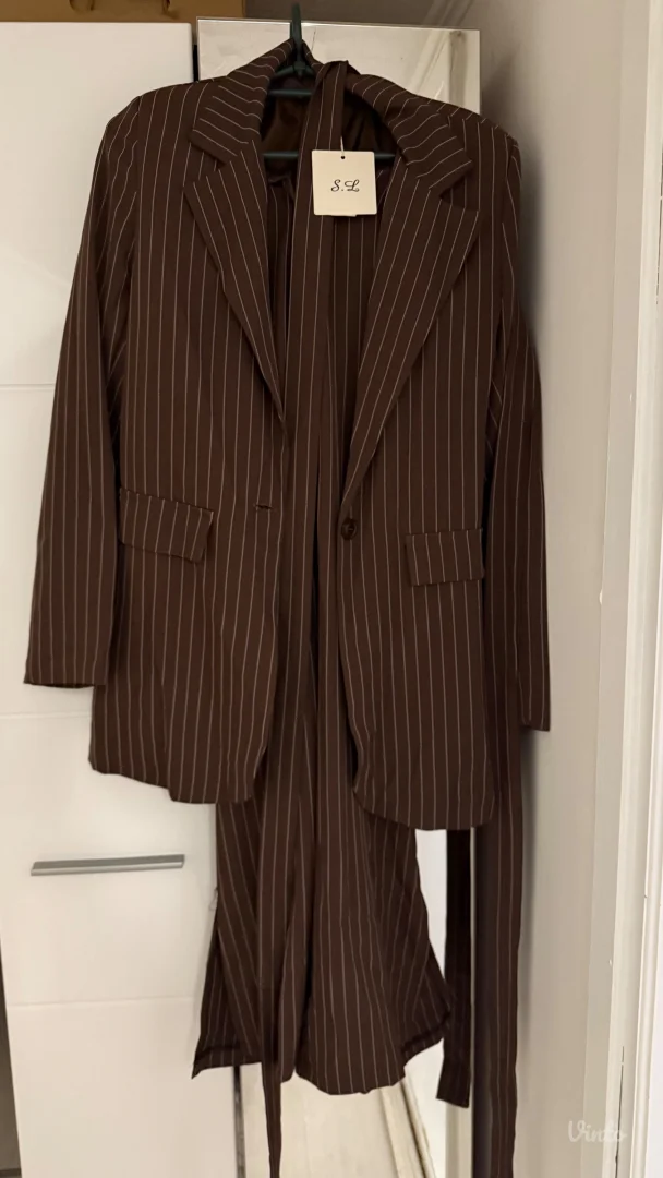 Novi komplet sako i pantalone