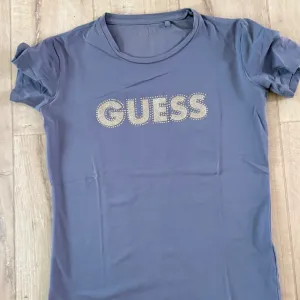 Guess majica