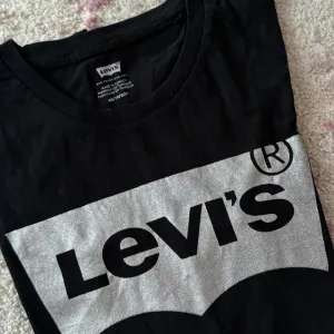 Levis majica