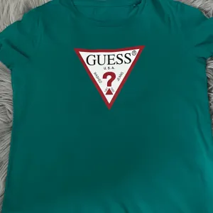 Guess majica