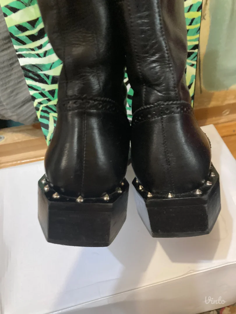 Kožne duboke top model