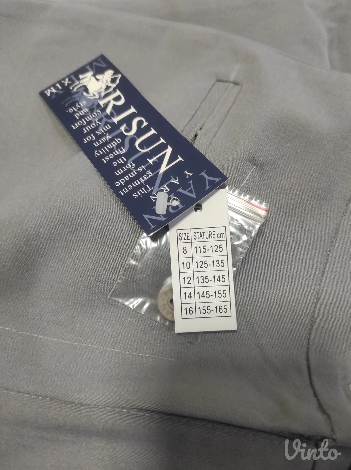 Pantalone 16 novo s etiketom