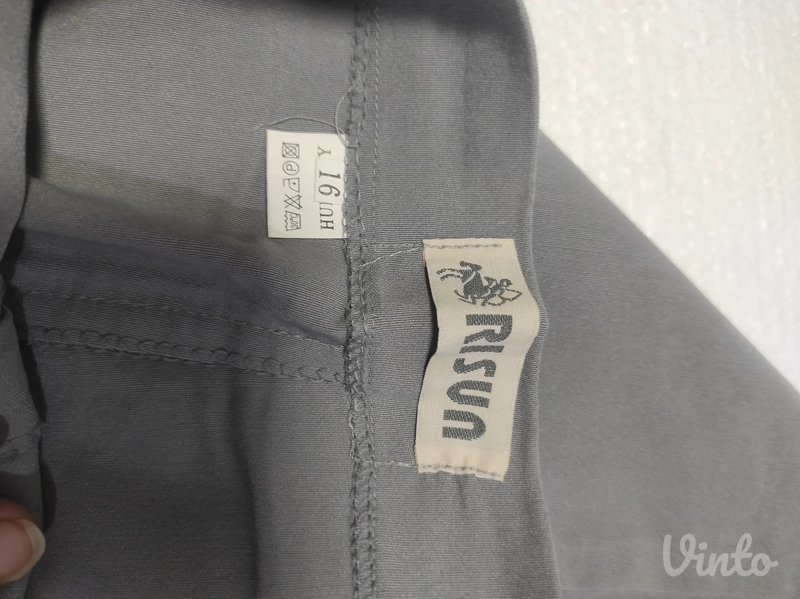 Pantalone 16 novo s etiketom
