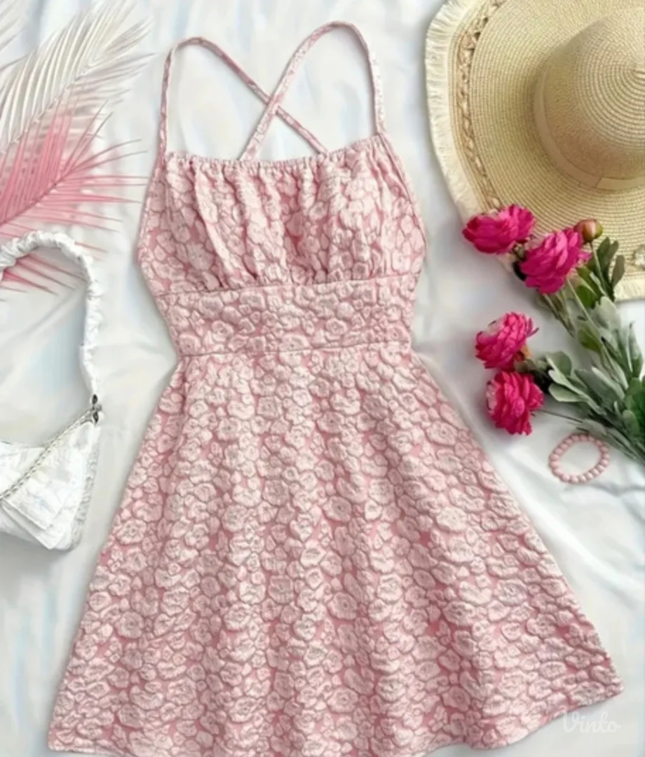 Haljinica gola leđa