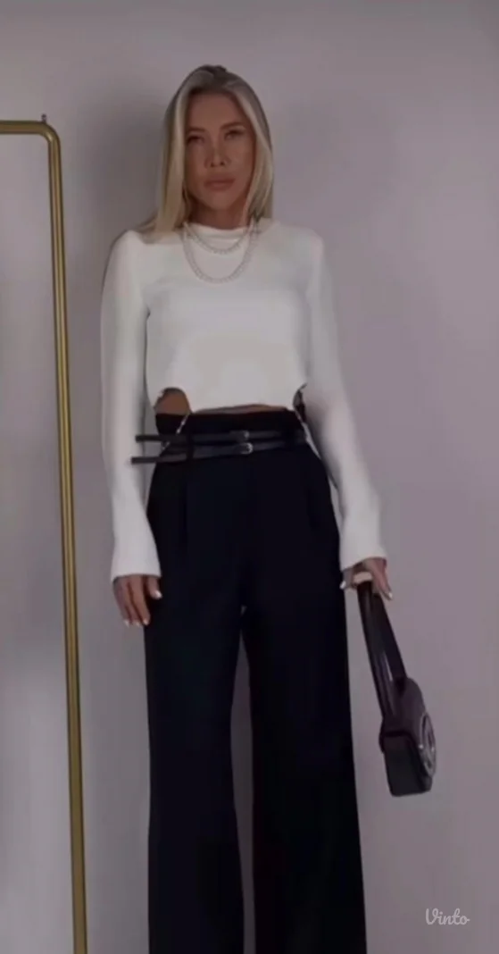 Džemper sa golim leđima