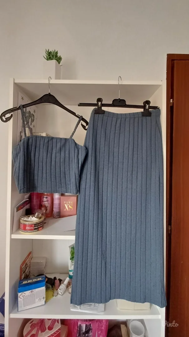 Komplet top + duboka midi suknja Novo!