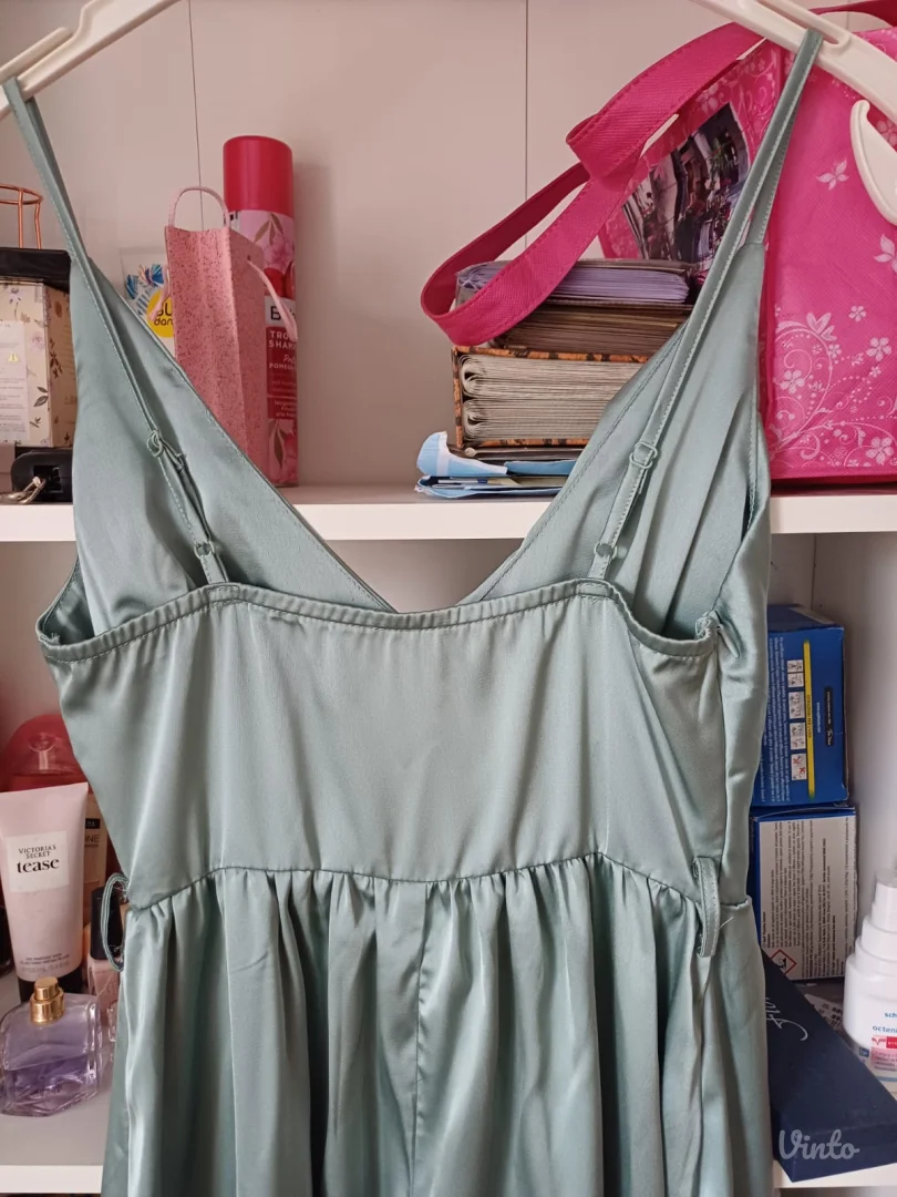 Nova Shein svecana satenska zelena midi haljina 35