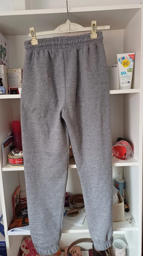 Nove sive Sinsay trenerke XS