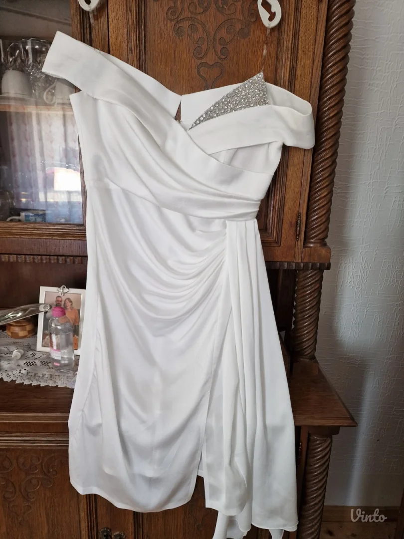 Nova elegantna svecana bela haljina sa etiketom XL