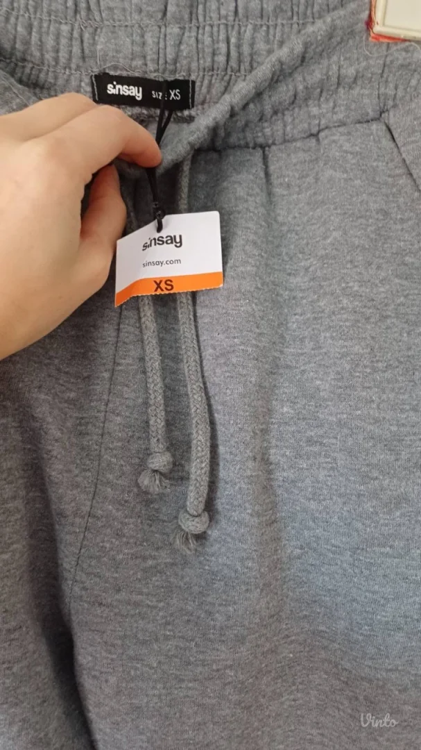 Nove sive Sinsay trenerke XS