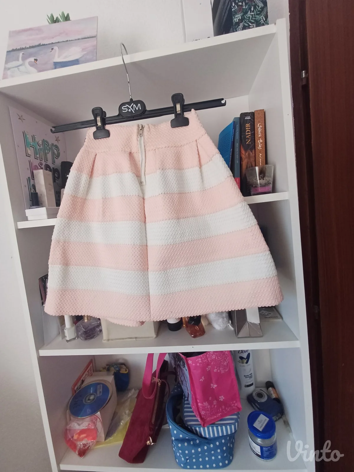 Pink Studio bela roze prugasta midi suknja