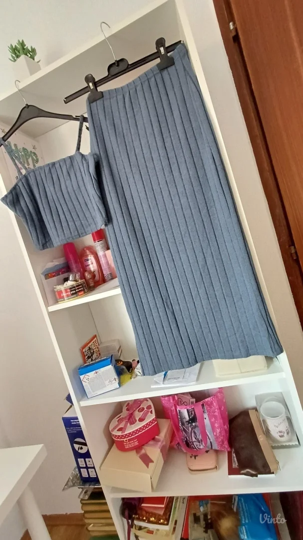 Komplet top + duboka midi suknja Novo!