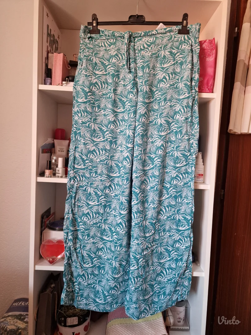 Orsay zelene cvetne duboke viskozne siroke letnje pantalone