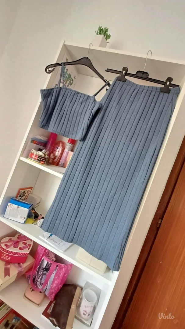 Komplet top + duboka midi suknja Novo!