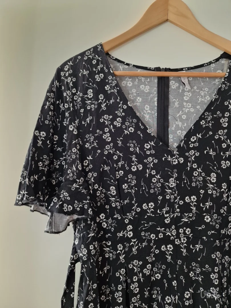 Amisu crni cvetni letnji kratak viskozni kombinezon 42