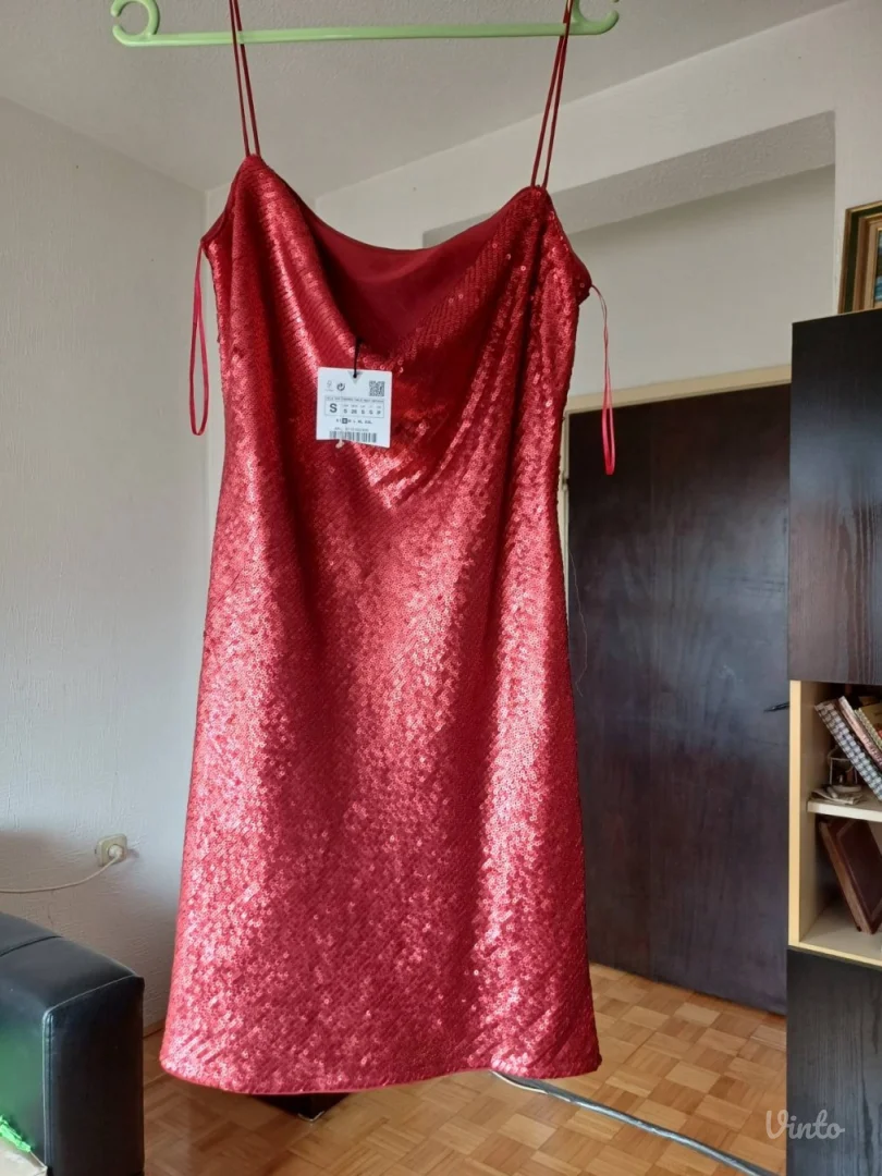 Nova Zara sljokicasta mini haljina na bretele S