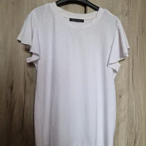 Mark and Spencer bela majica sa karnerima S, M, L