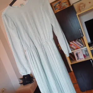 Sinsay dugacka mint haljina dugih rukava XS