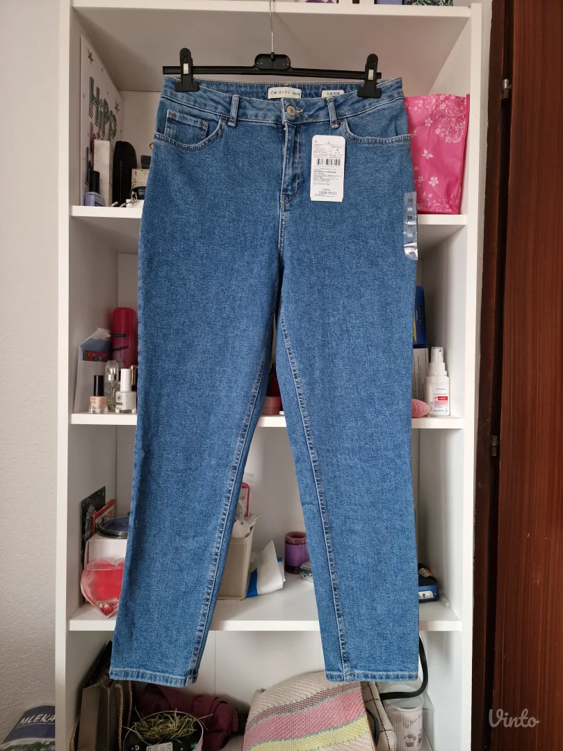 Nove LC Waikiki mom slim duboke farmerke sa etiketom 40